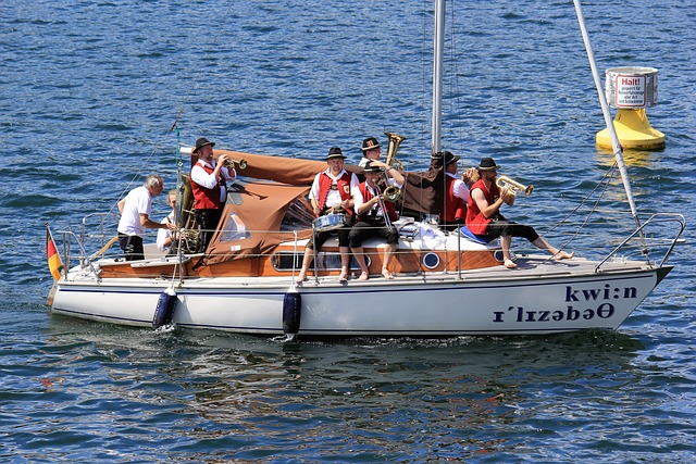 球与慈善 球与慈善